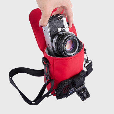 Long Weekend Crossbody Camera Pouch - Red