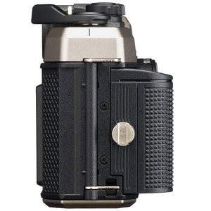 Pentax 17 35mm Half-Frame Camera with 25mm f3.5 Lens