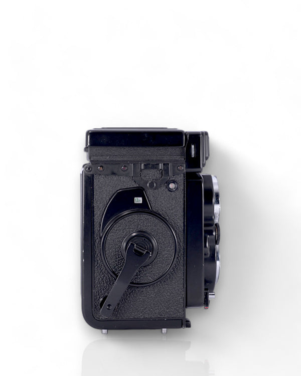 Yashica Mat-124G Medium Format TLR film camera with 80mm f3.5 lens 