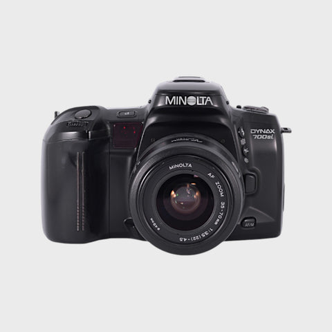 Minolta Dynax 700si 35mm SLR film camera with 35-70mm 3.5-4.5 zoom lens
