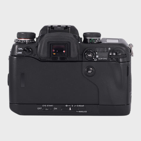 Minolta Dynax 9 35mm SLR film camera with 35-70mm f4 lens