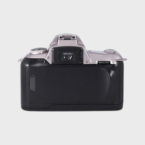 Nikon F55 Reflex 35mm argentique  objectif zoom 28-80 mm