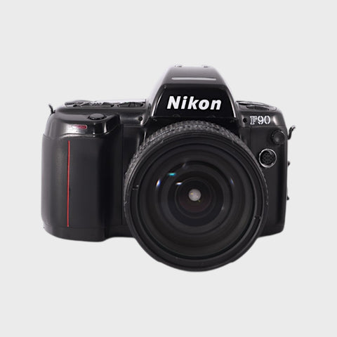 avec boîte: Nikon F90, Reflex 35mm argentique  objectif zoom 24-120 mm
