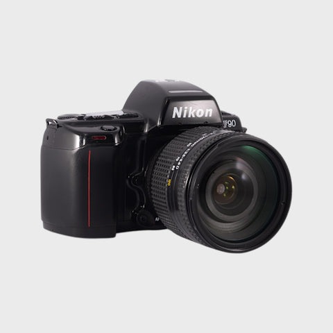 avec boîte: Nikon F90, Reflex 35mm argentique  objectif zoom 24-120 mm