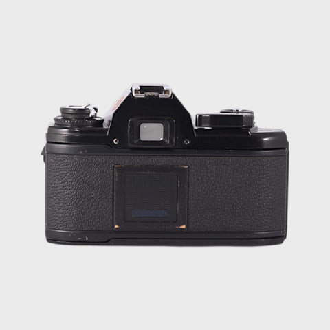 Appareil photo Reflex 35mm argentique Nikon EM Reflex 35mm argentique  objectif 50 mm f/1,8