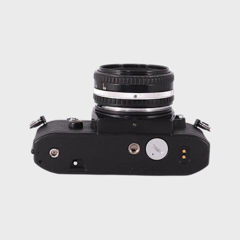 Appareil photo Reflex 35mm argentique Nikon EM Reflex 35mm argentique  objectif 50 mm f/1,8