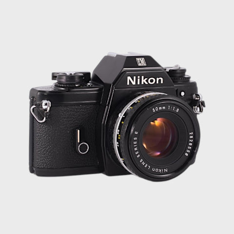 Appareil photo Reflex 35mm argentique Nikon EM Reflex 35mm argentique  objectif 50 mm f/1,8