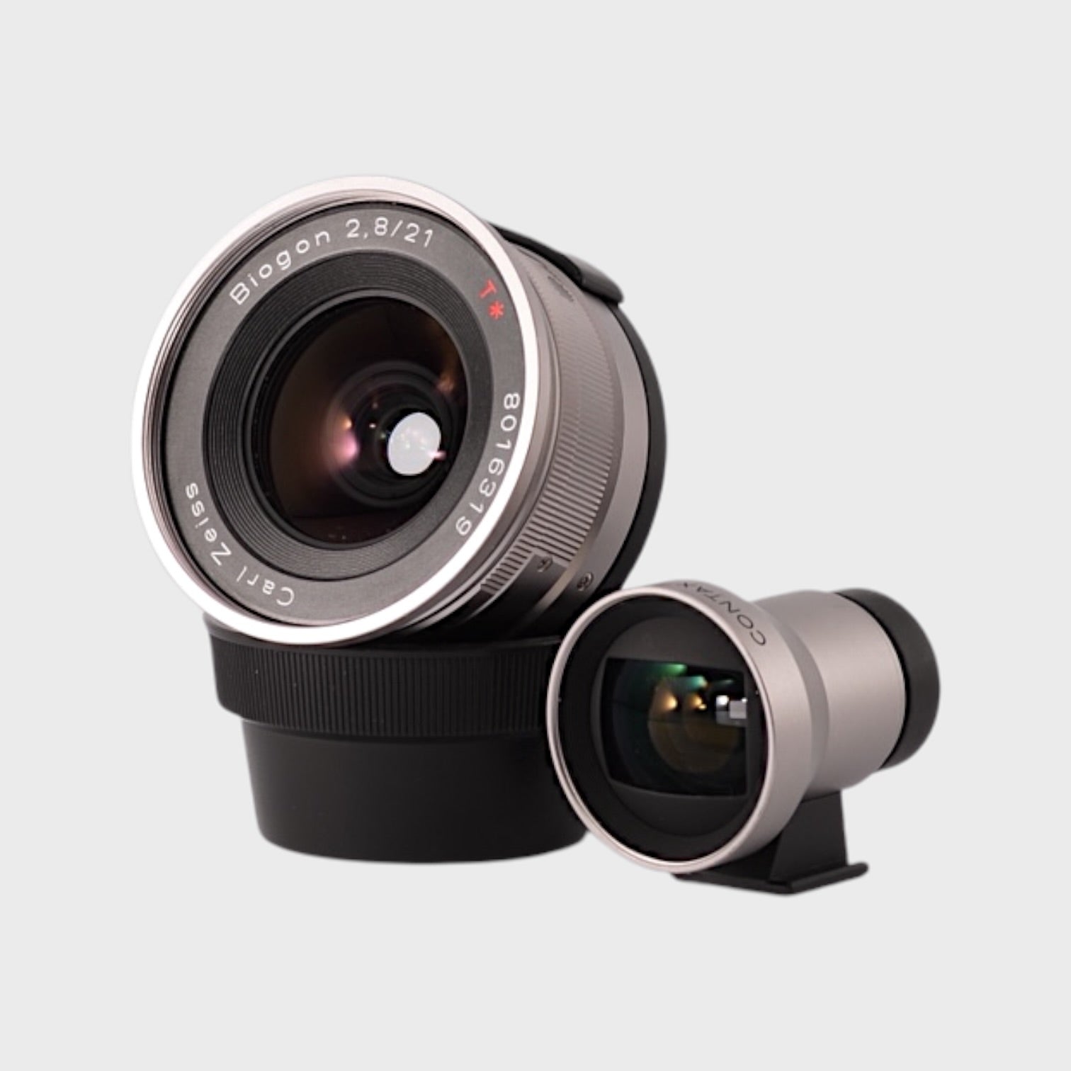 Contax G-mount Carl Zeiss Biogon T 21mm f/2.8 lens With Viewfinder