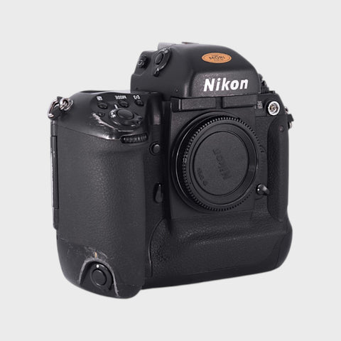 Nikon F5 35mm SLR film camera BODY ONLY