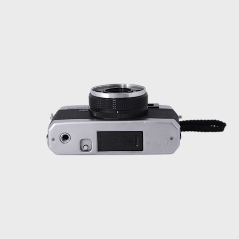 Fujica GE 35mm Point-and-shoot Film Camera with 38mm f2.8 lens