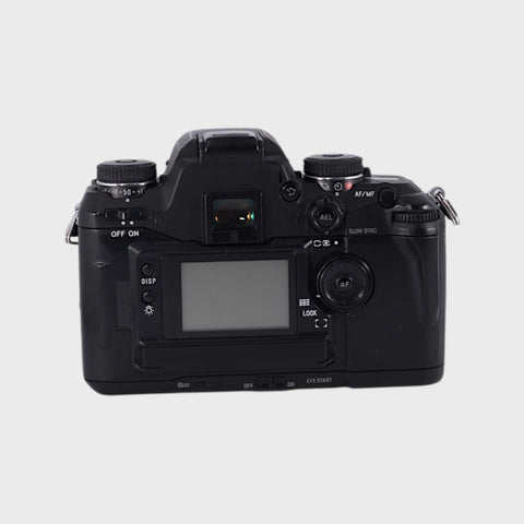 Minolta Dynax 7 35mm SLR film camera with 28-105mm zoom lens