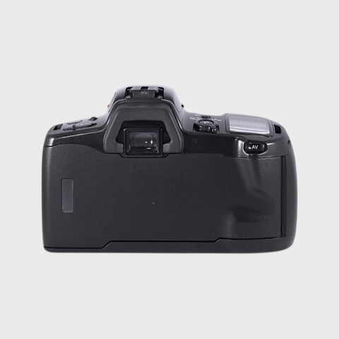 Minolta Dynax 500si 35mm SLR film camera with 28-80mm lens