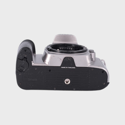 Nikon F55 35mm SLR film camera (body only)