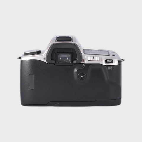 Minolta Dynax 505si 35mm SLR film camera with 28-80mm lens