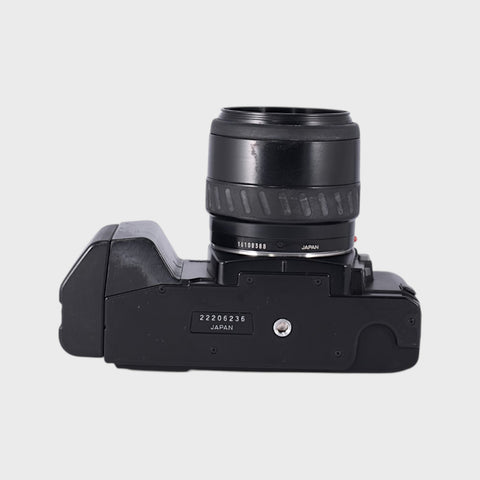 Minolta 5000 AF 35mm SLR film camera with 35-105mm lens