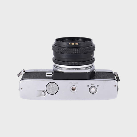 Minolta SRT 100 35mm SLR Film Camera with 50mm f2 Lens