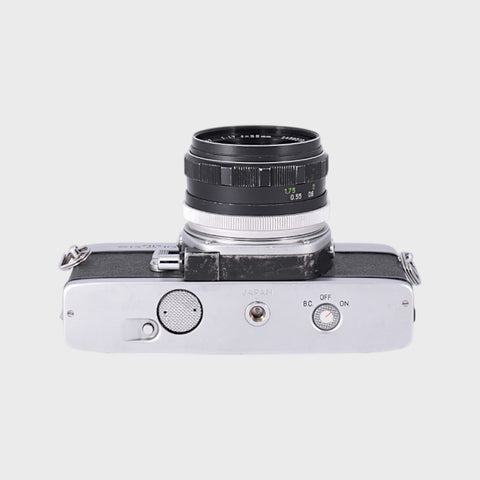 Minolta SRT 101 35mm SLR Film Camera with 55mm f1.7 Lens