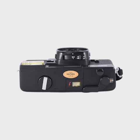 Chinon 35F-EE 35mm point & shoot film camera with 38mm f2.8 lens