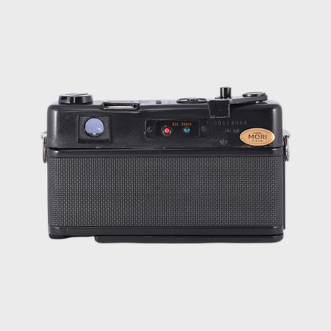 Yashica Electro 35 Professional 35mm Rangefinder Film Camera with 45mm f1.7 Lens