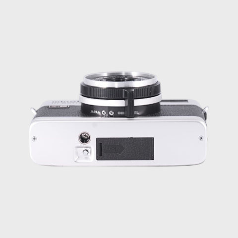 Minolta Hi-Matic F 35mm point & shoot film camera with 38mm f2.7 lens