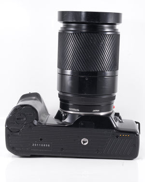 Minolta Dynax 7000i 35mm SLR film camera with 28-135mm lens