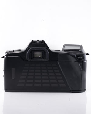 Minolta Dynax 7000i 35mm SLR film camera with 28-85mm lens