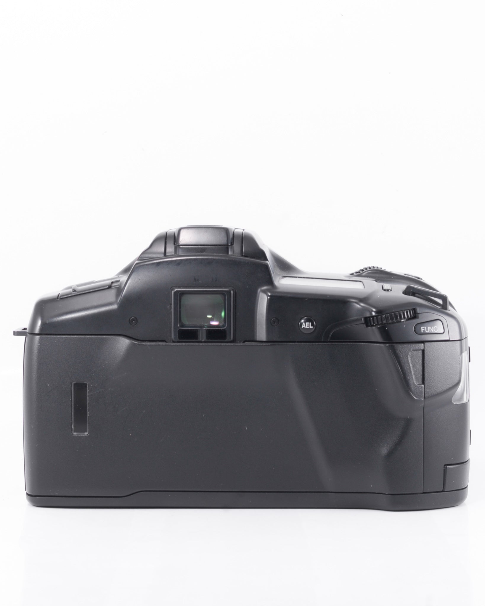 Minolta Dynax 7xi 35mm SLR film camera with 28-105mm zoom lens