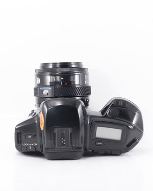Minolta Dynax 5xi 35mm SLR film camera with 35-70mm zoom lens